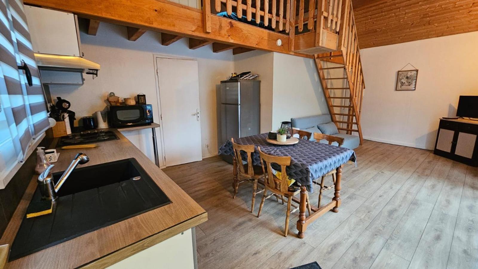 Gite Du Moulin Montgesoye Экстерьер фото
